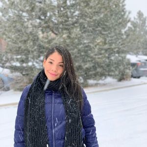 Meet your Posher, Carolina